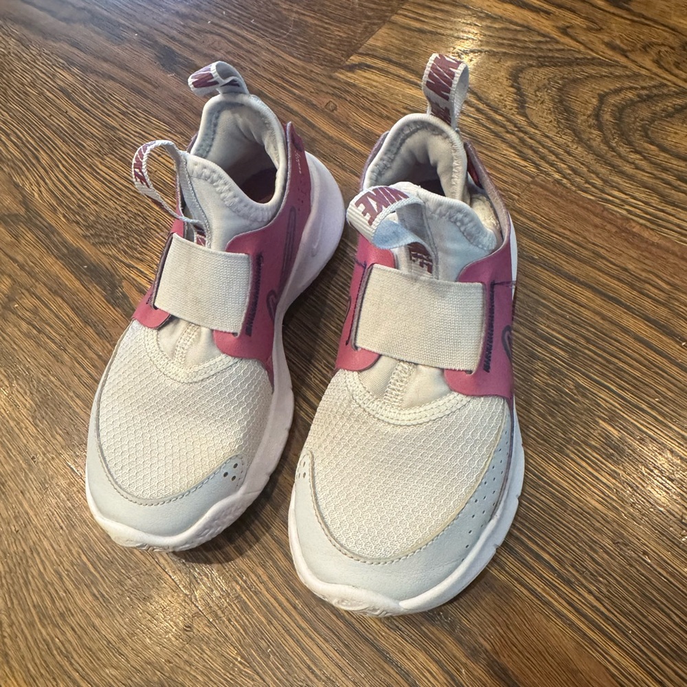 Nike Kids Sneakers in Pink and Gray